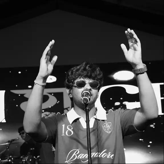 Artist hyping up the audience during the Mirage headline set
